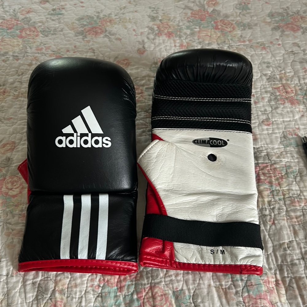 Adidas (Boxing)Training Gloves size S/M Good Used